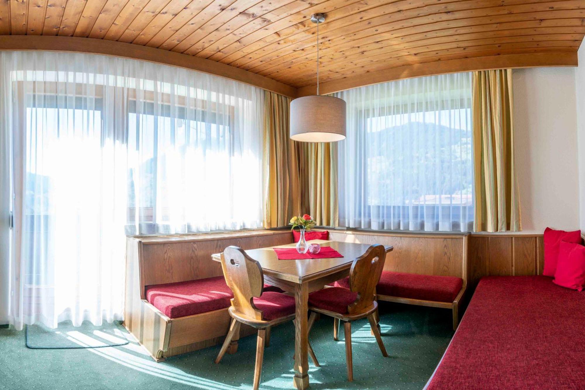 Ferienwohnungen Monja Und Dietmar Thoeni Arzl im Pitztal Exterior foto